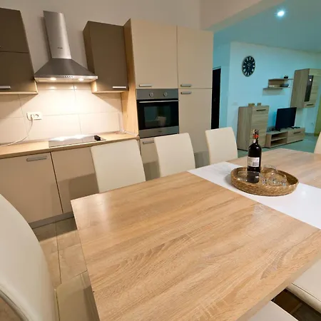 Nyaraló Luka Mit Pool- Gelegen In By Interhome *